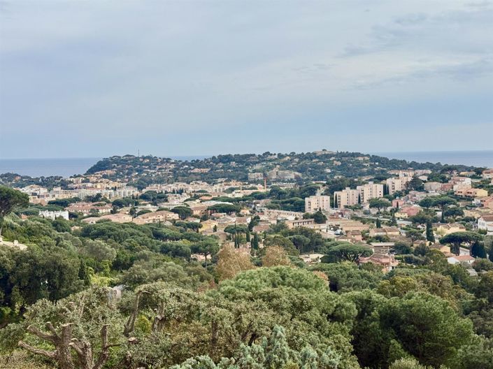 Image No.16-4 Bed House for sale