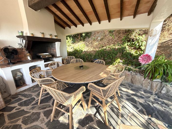 Image No.22-4 Bed House for sale