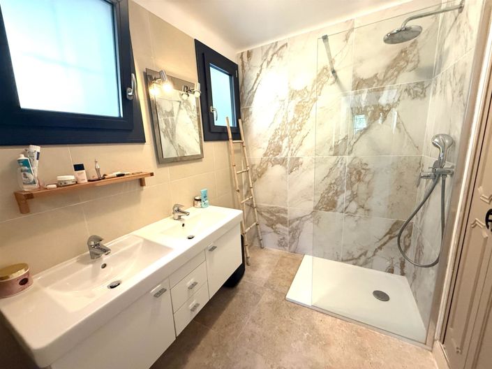 Image No.37-4 Bed House for sale