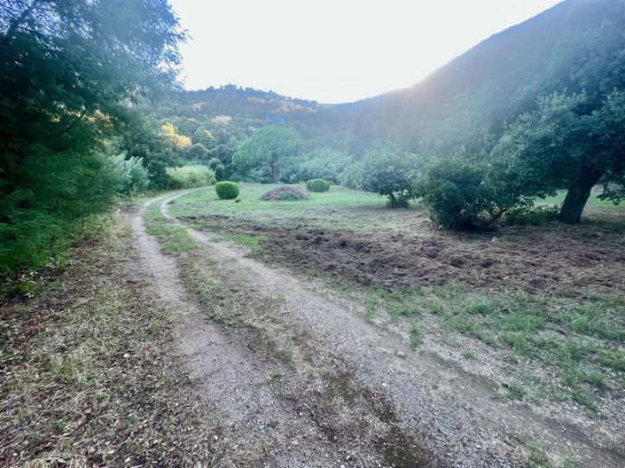 Image No.11-3 Bed House for sale