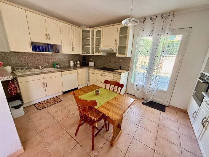 Image No.20-6 Bed House for sale