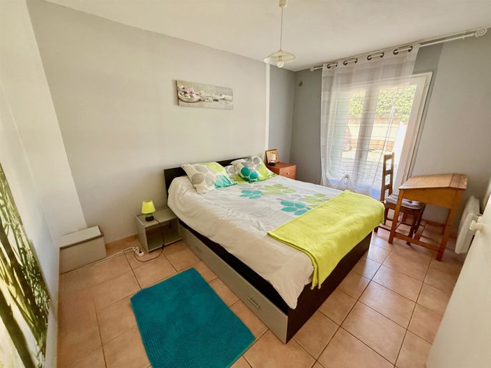 Image No.28-6 Bed House for sale