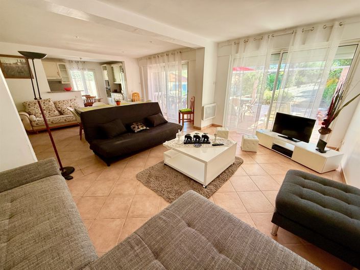 Image No.3-6 Bed House for sale