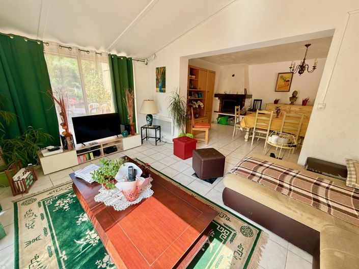 Image No.4-6 Bed House for sale