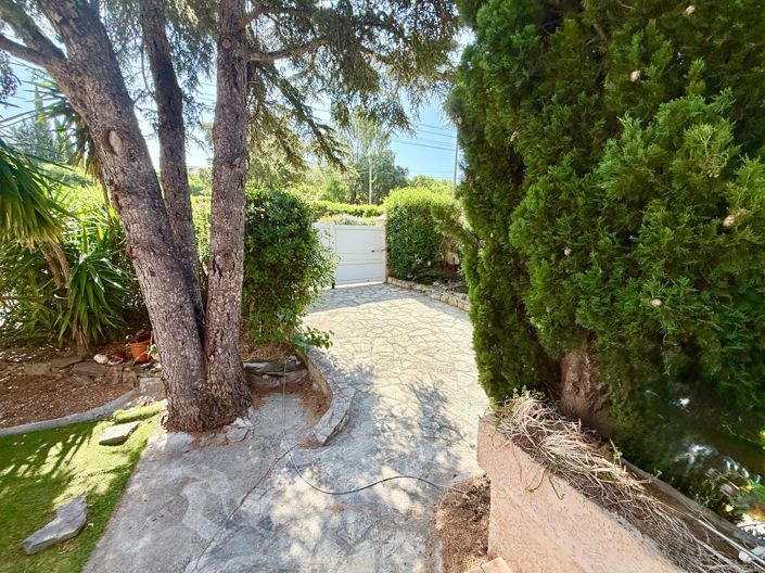 Image No.41-6 Bed House for sale