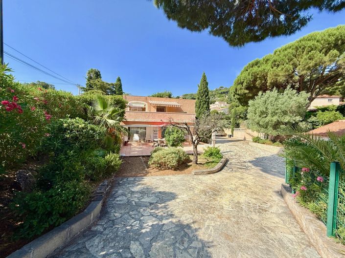 Image No.6-6 Bed House for sale