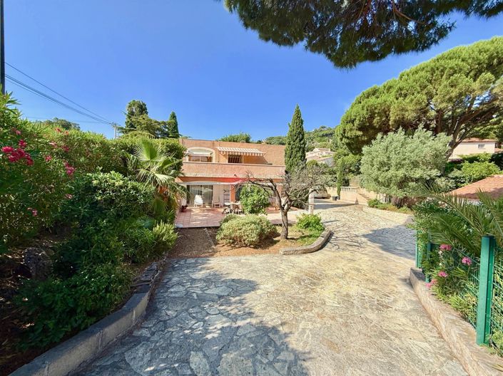 Image No.9-6 Bed House for sale