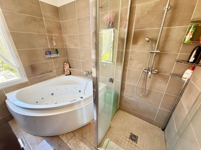 Image No.7-4 Bed House for sale