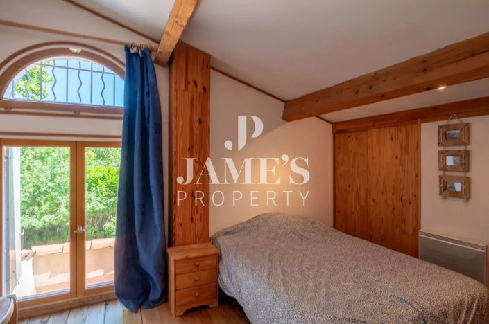 Image No.11-5 Bed House for sale