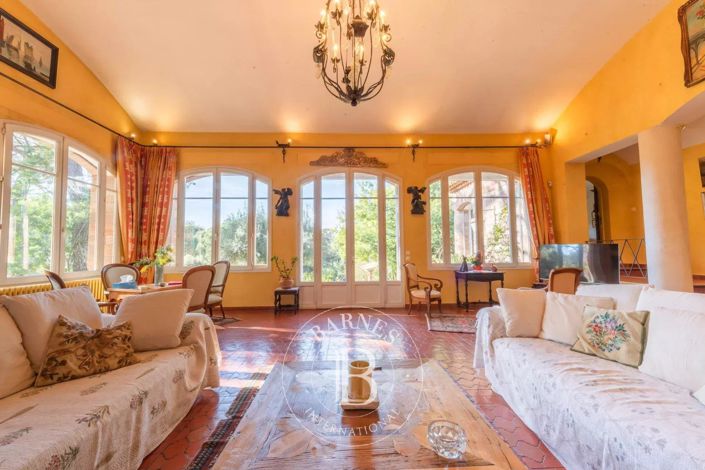 Image No.3-4 Bed House for sale