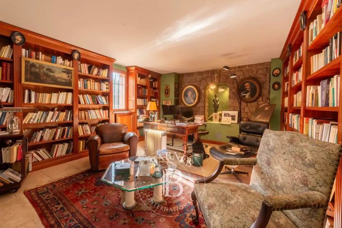 Image No.4-4 Bed House for sale