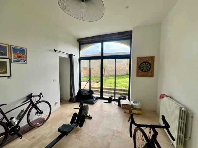 Image No.2-3 Bed House for sale