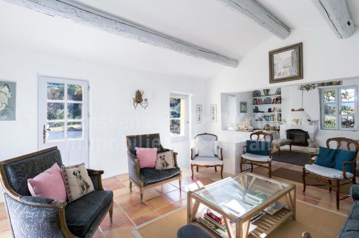 Image No.4-6 Bed House for sale