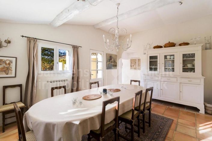 Image No.5-6 Bed House for sale