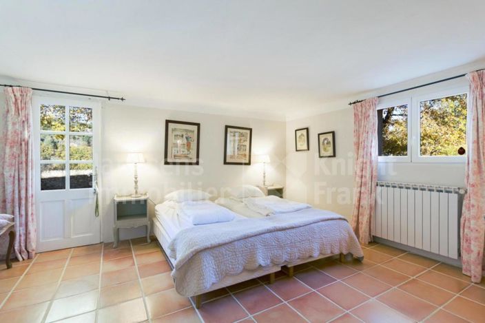 Image No.7-6 Bed House for sale