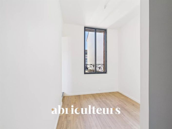 Image No.10-4 Bed House for sale