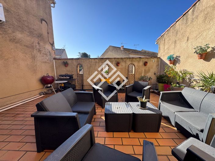 Image No.2-4 Bed House for sale