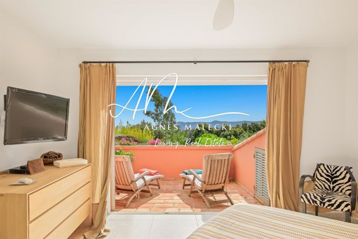 Image No.19-6 Bed House for sale