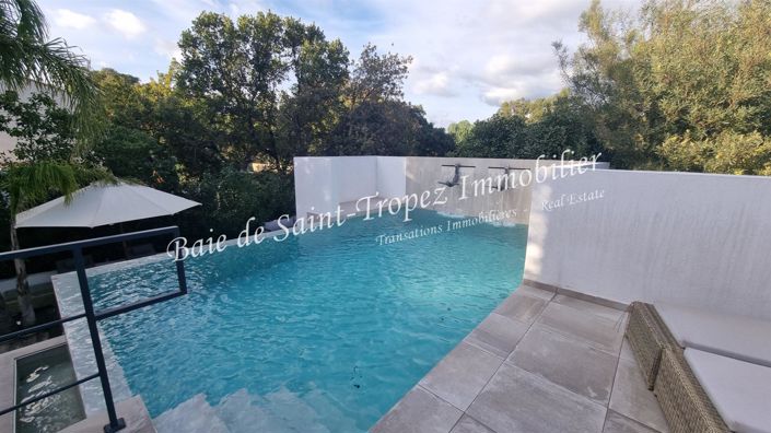 Image No.10-4 Bed House for sale