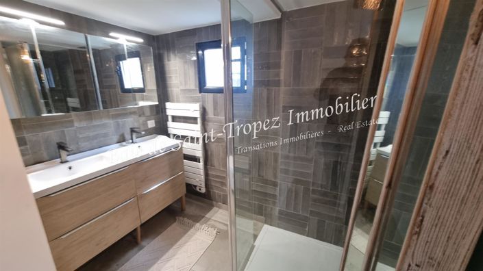 Image No.17-4 Bed House for sale