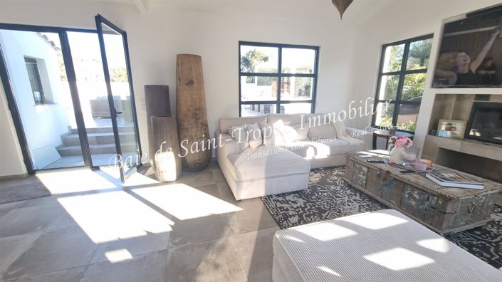 Image No.3-4 Bed House for sale