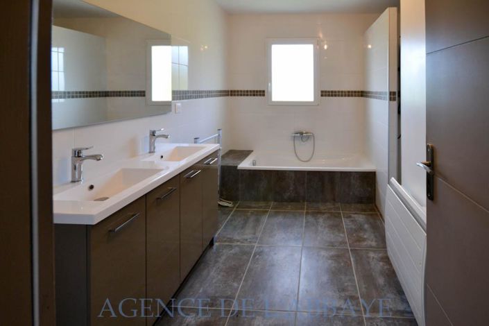 Image No.5-3 Bed House for sale