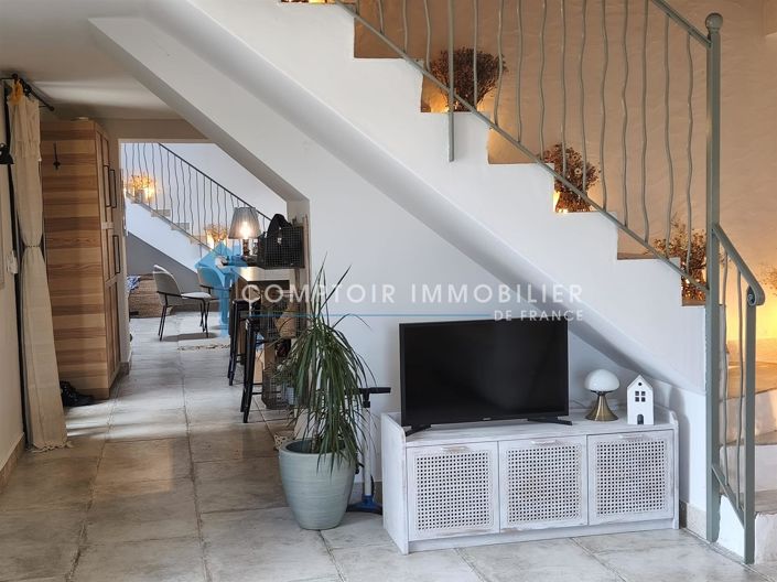 Image No.6-3 Bed House for sale