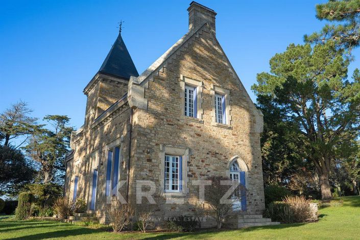 Image No.10-5 Bed House for sale