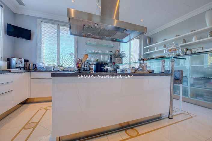 Image No.9-3 Bed Apartment for sale