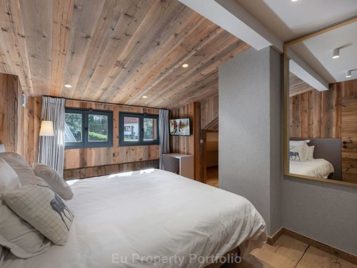 Image No.7-6 Bed House for sale