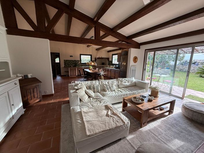 Image No.3-4 Bed House for sale