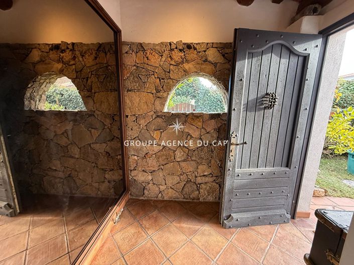 Image No.9-4 Bed House for sale