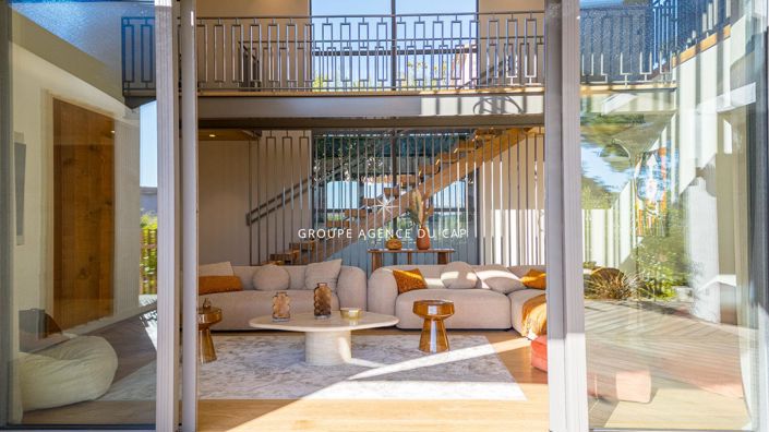 Image No.3-5 Bed House for sale