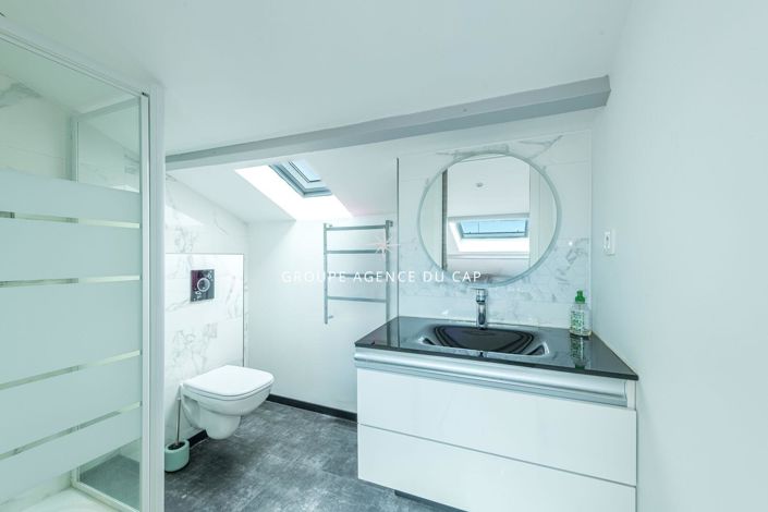 Image No.17-4 Bed House for sale