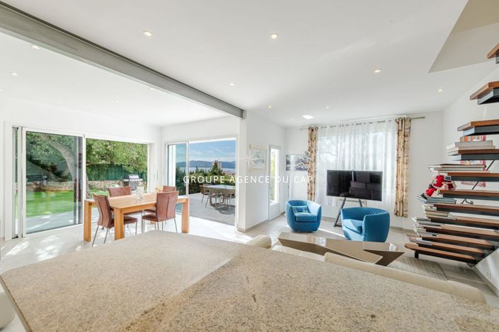 Image No.4-4 Bed House for sale