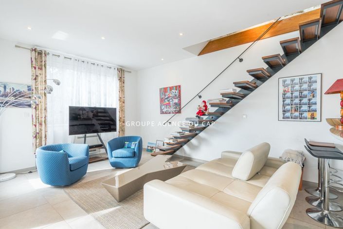 Image No.5-4 Bed House for sale