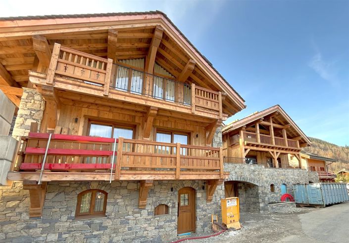 Image No.3-7 Bed Apartment for sale