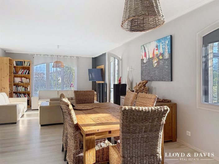 Image No.3-3 Bed House for sale