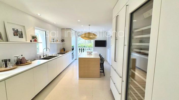 Image No.12-5 Bed House for sale