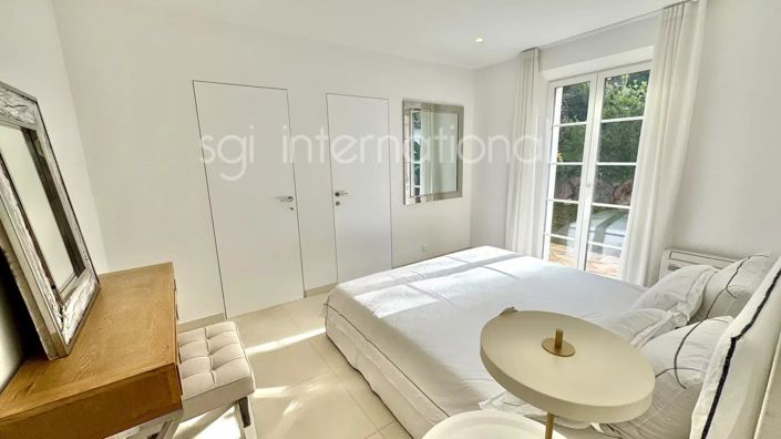 Image No.18-5 Bed House for sale