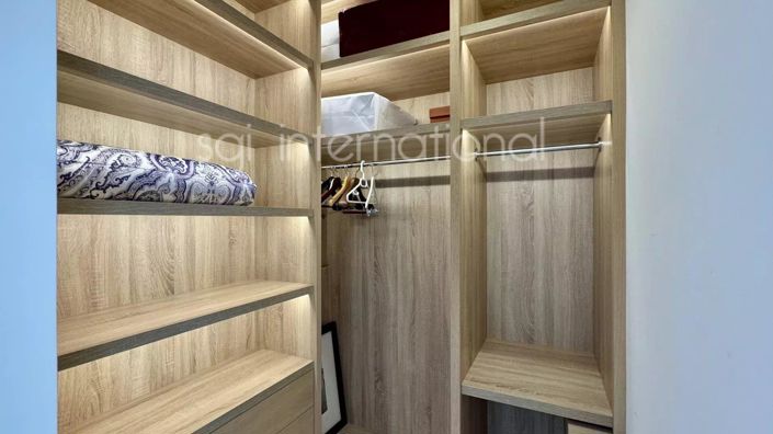 Image No.20-5 Bed House for sale