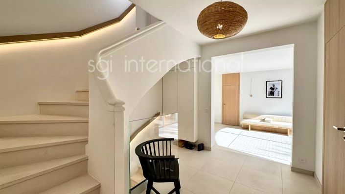 Image No.4-5 Bed House for sale