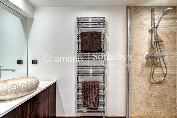 Image No.11-4 Bed House for sale