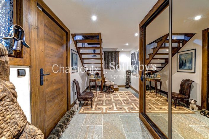 Image No.2-4 Bed House for sale