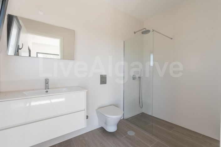 Image No.29-4 Bed House for sale