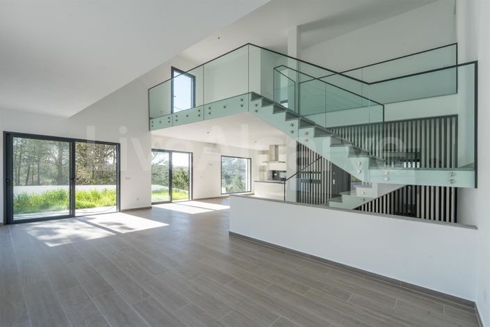 Image No.7-4 Bed House for sale