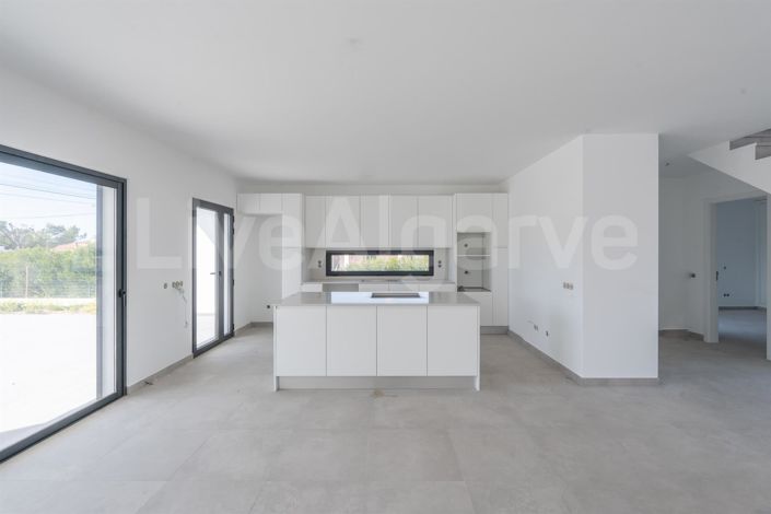 Image No.5-3 Bed House for sale