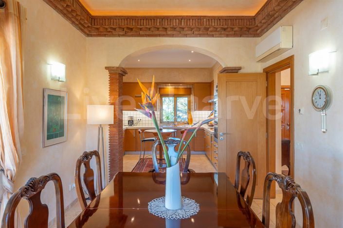 Image No.12-5 Bed House for sale