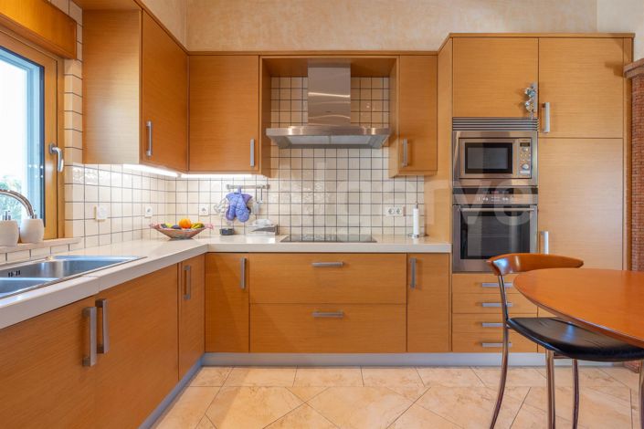 Image No.14-5 Bed House for sale