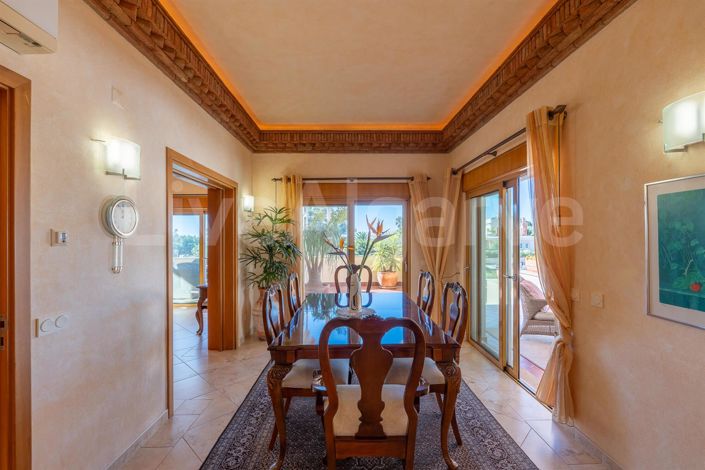 Image No.16-5 Bed House for sale